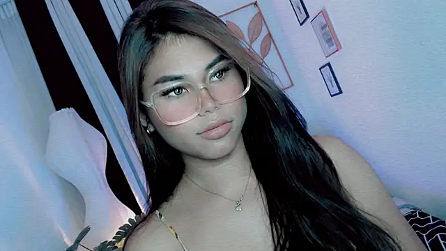 Snapshot of PrettyBlythes_TS chatting on May 26, 2026, 10:39 pm PrettyBlythes TS online show from May 26, 2026, 10:39 pm