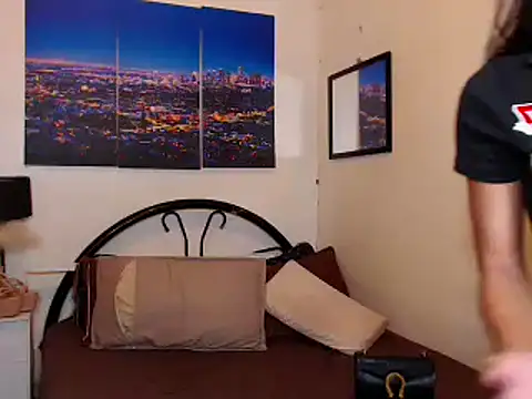 DAYANARAHFOX online show from September 20, 2025, 9:10 am