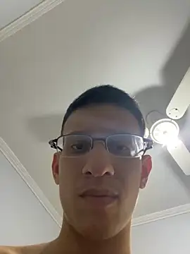 Snapshot of safadezanunes2 chatting on October 28, 2025, 8:33 pm safadezanunes2 online show from October 28, 2025, 8:33 pm