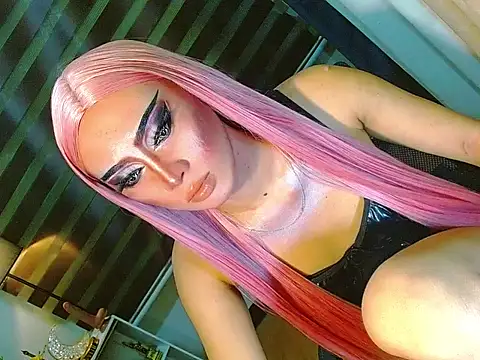 Snapshot of Queen_yasii_88 chatting on June 1, 2026, 2:08 pm Queen yasii 88 online show from June 1, 2026, 2:08 pm