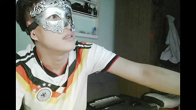 Snapshot of boyhigh1997 chatting on June 19, 2026, 10:52 am boyhigh1997 online show from June 19, 2026, 10:52 am