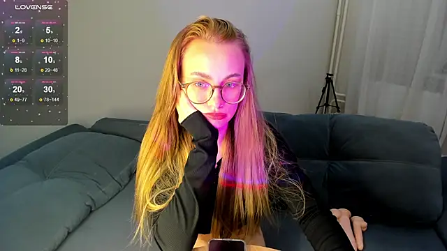 MewStella online show from September 28, 2025, 4:56 pm