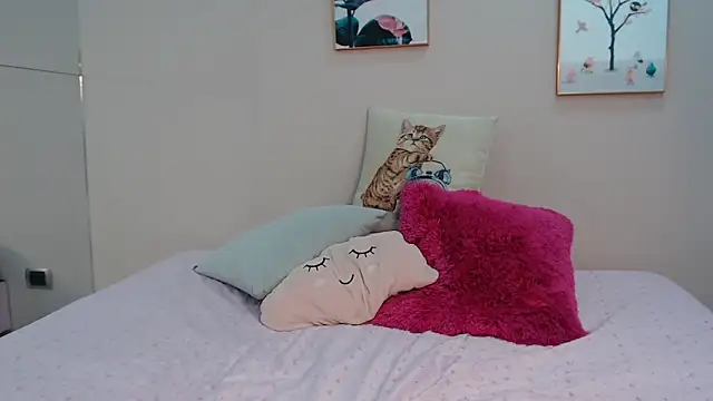 Snapshot of zooombee chatting on September 23, 2025, 7:17 pm zooombee online show from September 23, 2025, 7:17 pm