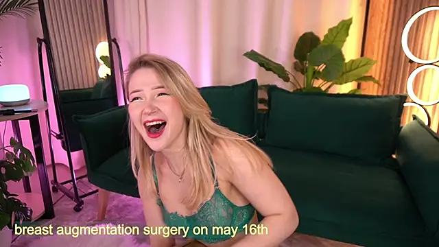 LauraWifeness online show from April 30, 2026, 5:58 am
