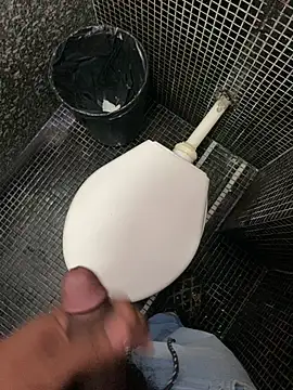 Snapshot of Preto_Diamamte chatting on April 9, 2026, 3:28 pm Preto Diamamte online show from April 9, 2026, 3:28 pm