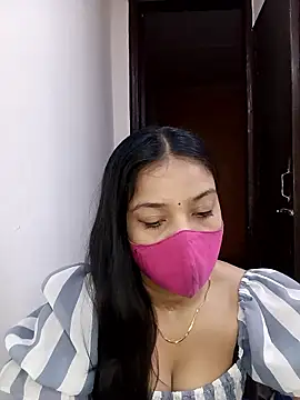 Cute Rakhi8 online show from May 28, 2026, 5:27 am