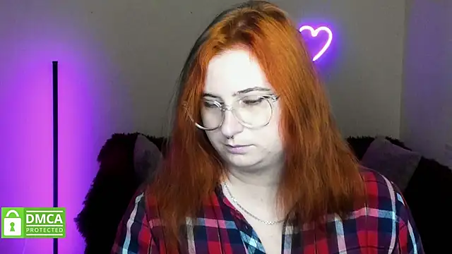 Snapshot of Alicia_love00 chatting on October 5, 2025, 5:28 am Alicia love00 online show from October 5, 2025, 5:28 am