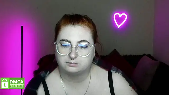 Snapshot of Alicia_love00 chatting on October 15, 2025, 5:29 am Alicia love00 online show from October 15, 2025, 5:29 am