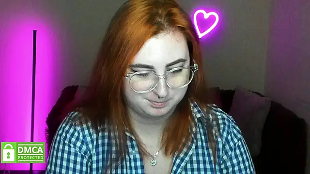 Snapshot of Alicia_love00 chatting on November 17, 2025, 6:24 pm Alicia love00 online show from November 17, 2025, 6:24 pm