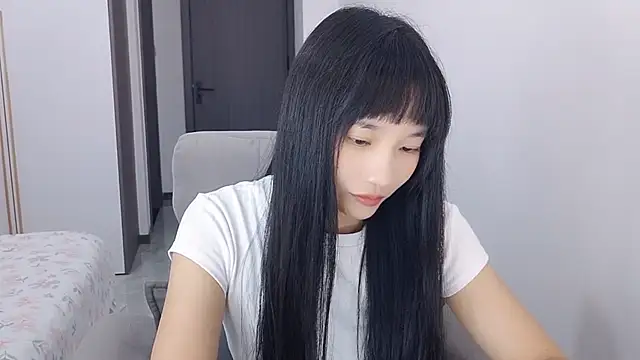 Lisa-3333 online show from October 2, 2025, 1:18 pm