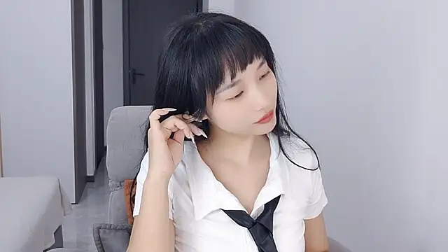 Snapshot of Lisa-3333 chatting on October 9, 2025, 1:42 pm Lisa-3333 online show from October 9, 2025, 1:42 pm