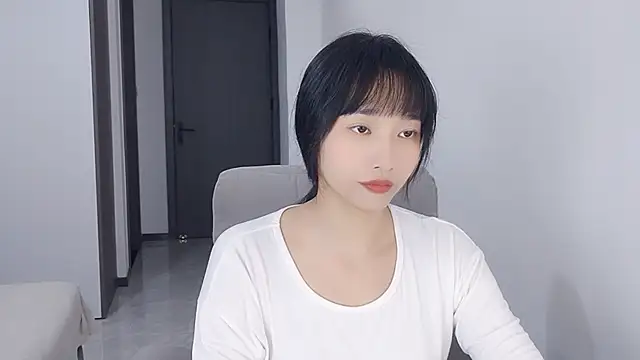 Lisa-3333 online show from November 6, 2025, 1:23 pm