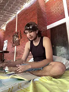 Luxx 14 online show from September 13, 2025, 8:08 pm