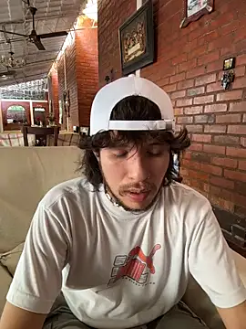 Luxx 14 online show from September 26, 2025, 4:44 pm