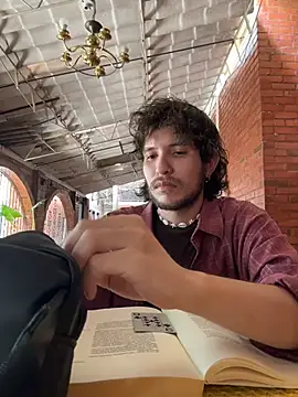 Luxx 14 online show from September 29, 2025, 6:13 pm