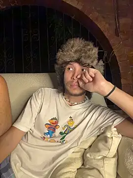 Luxx 14 online show from May 6, 2026, 12:52 am