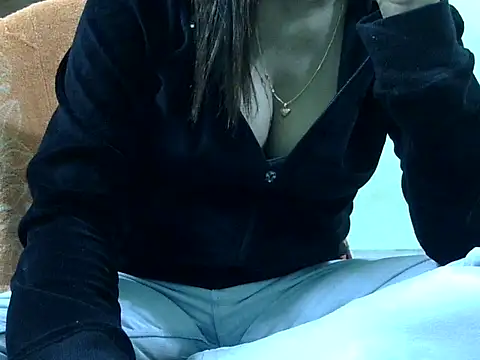 CHAMELI4747 online show from December 20, 2025, 8:32 am