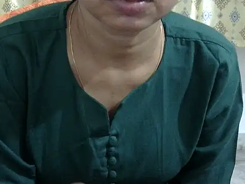 CHAMELI4747 online show from May 1, 2026, 1:48 pm