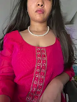Snapshot of luv_johrrra chatting on June 9, 2026, 10:16 am luv johrrra online show from June 9, 2026, 10:16 am