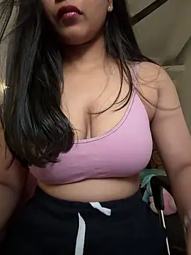 Snapshot of luv_johrrra chatting on June 21, 2026, 5:32 am luv johrrra online show from June 21, 2026, 5:32 am