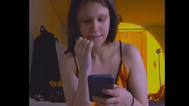 Snapshot of Lunliss chatting on June 28, 2026, 6:03 pm Lunliss online show from June 28, 2026, 6:03 pm