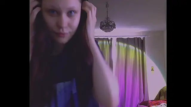 Snapshot of Lunliss chatting on July 5, 2026, 1:07 pm Lunliss online show from July 5, 2026, 1:07 pm