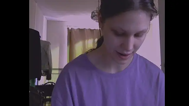 Snapshot of Lunliss chatting on July 19, 2026, 4:22 pm Lunliss online show from July 19, 2026, 4:22 pm