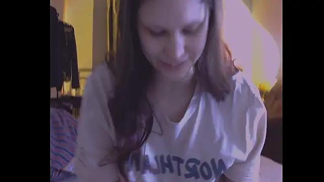 Snapshot of Lunliss chatting on July 23, 2026, 11:57 pm Lunliss online show from July 23, 2026, 11:57 pm
