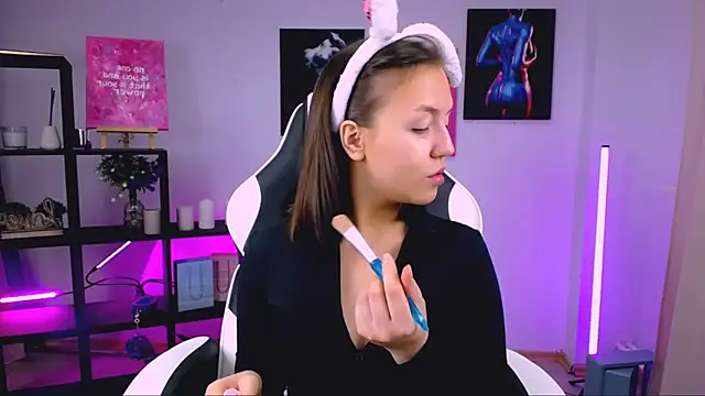 CindySparkl online show from November 5, 2025, 2:22 am