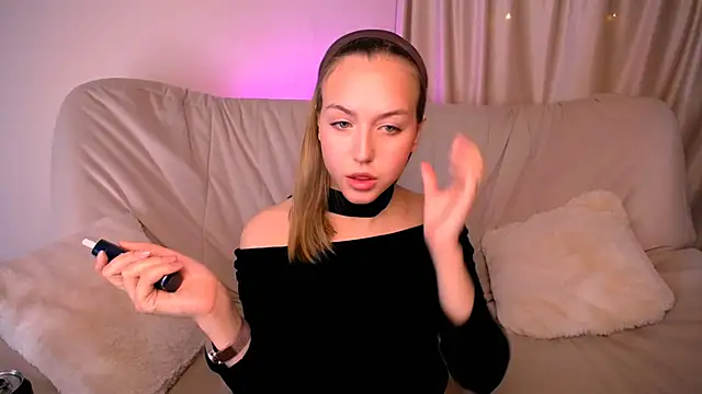 Snapshot of CindySparkl chatting on May 10, 2026, 6:18 am CindySparkl online show from May 10, 2026, 6:18 am