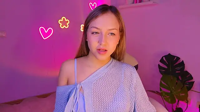 Snapshot of CindySparkl chatting on June 19, 2026, 4:17 am CindySparkl online show from June 19, 2026, 4:17 am