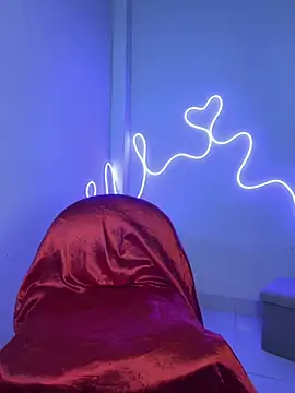 Megan-picozi online show from September 11, 2025, 2:11 am