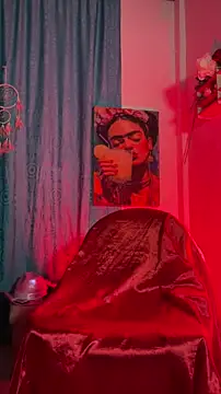 Snapshot of Megan-picozi chatting on October 11, 2025, 1:38 am Megan-picozi online show from October 11, 2025, 1:38 am