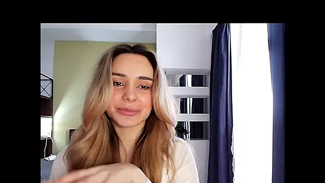 Snapshot of Chloe_Ravens chatting on December 18, 2025, 10:54 am Chloe Ravens online show from December 18, 2025, 10:54 am