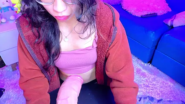 Giaa rossi online show from April 29, 2026, 2:21 pm