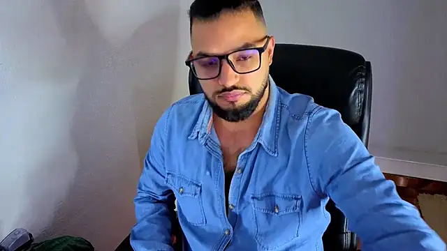 Snapshot of Ernesto-Rodriguez82 chatting on June 17, 2026, 8:17 am Ernesto-Rodriguez82 online show from June 17, 2026, 8:17 am