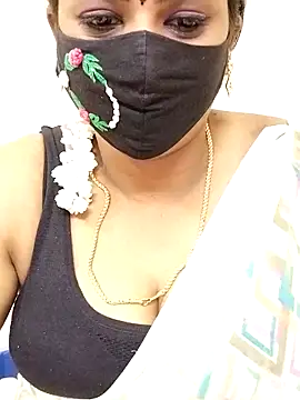 Snapshot of yoga-mithraa chatting on November 12, 2025, 3:23 pm yoga-mithraa online show from November 12, 2025, 3:23 pm