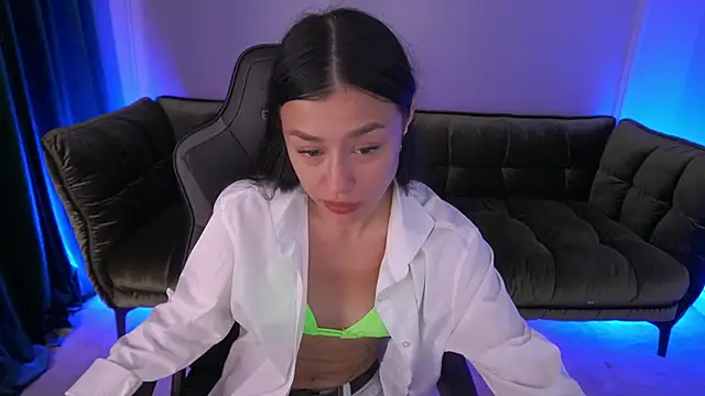 FataleNellie online show from September 18, 2025, 8:00 pm