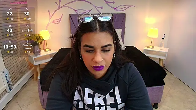 Lia Blake  online show from September 18, 2025, 12:40 pm