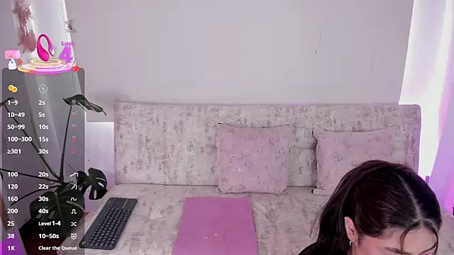 missweetpeach online show from June 25, 2026, 9:30 pm