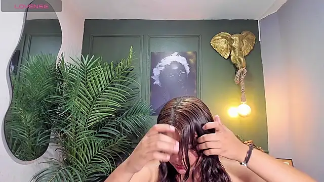 sweety smilee online show from October 9, 2025, 8:07 pm