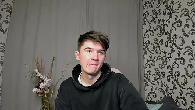 Snapshot of SherlockMax chatting on September 16, 2025, 4:08 pm SherlockMax online show from September 16, 2025, 4:08 pm