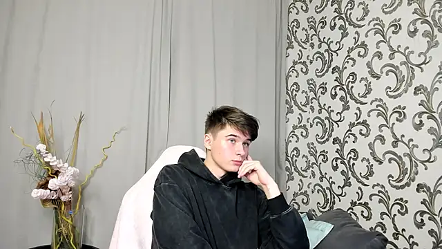 Snapshot of SherlockMax chatting on September 18, 2025, 5:59 pm SherlockMax online show from September 18, 2025, 5:59 pm