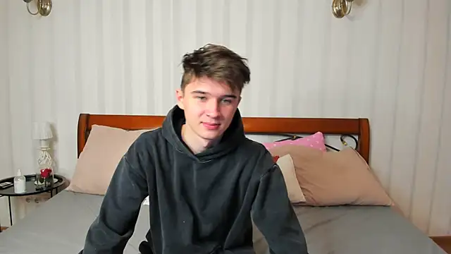 Snapshot of SherlockMax chatting on September 27, 2025, 7:30 pm SherlockMax online show from September 27, 2025, 7:30 pm