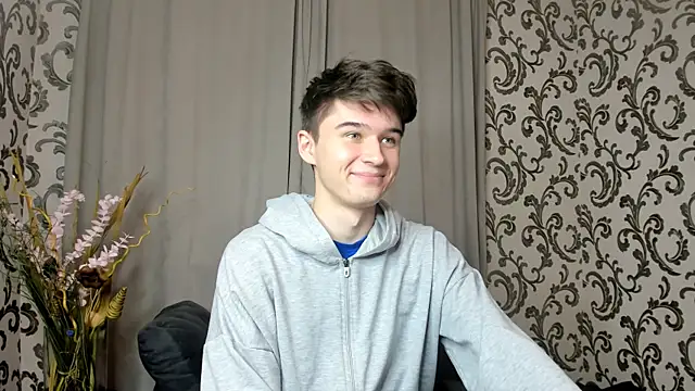 Snapshot of SherlockMax chatting on October 4, 2025, 6:39 pm SherlockMax online show from October 4, 2025, 6:39 pm