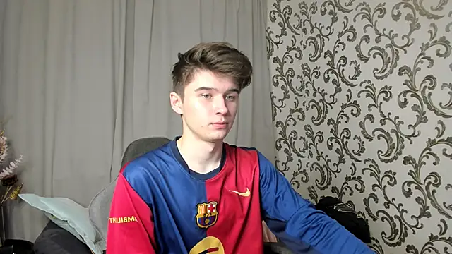 Snapshot of SherlockMax chatting on October 12, 2025, 7:13 pm SherlockMax online show from October 12, 2025, 7:13 pm