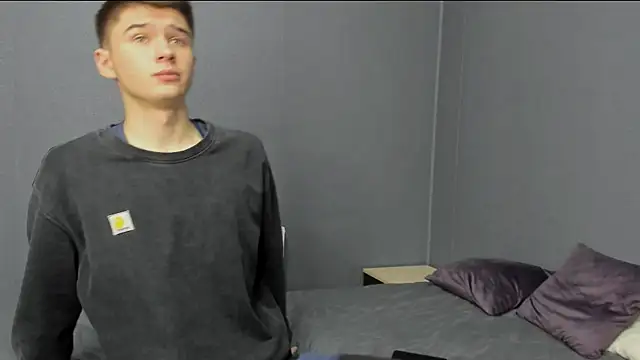 Snapshot of SherlockMax chatting on November 15, 2025, 7:21 pm SherlockMax online show from November 15, 2025, 7:21 pm