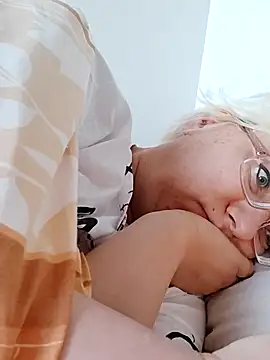 VikaKing online show from November 23, 2025, 7:19 am