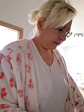 VikaKing online show from December 2, 2025, 9:25 am