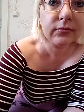 VikaKing online show from April 25, 2026, 1:52 pm
